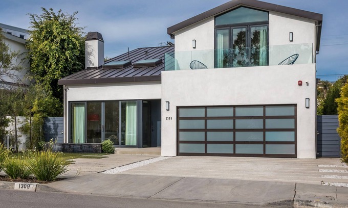 Sunset Park House | Stunning Contemporary Santa Monica Home - 4Br + 5Ba + Private Office