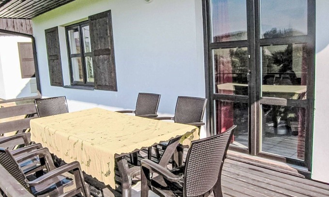 Starkov House | Stunning private villa for 8 people with WIFI, pool, TV, patio, pets allowed and panoramic view