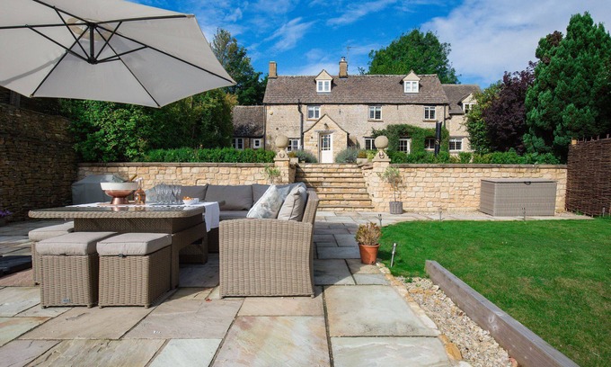 Cutsdean Cottage | Stunning dog friendly country house - Ford Bank Cottage