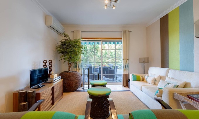 Vale de Carro Apartment | Stunning & elegant two bdr near the Pine Cliffs