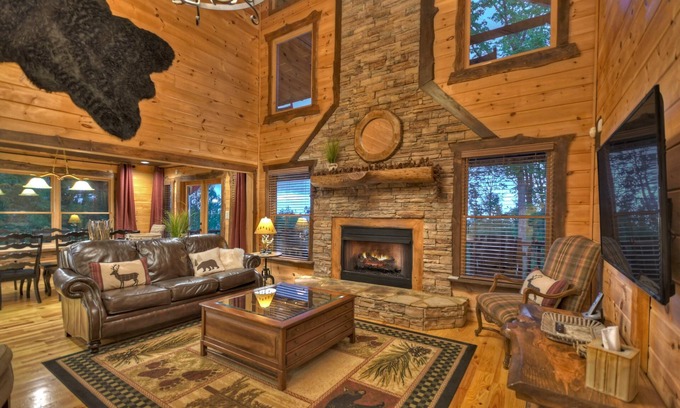 Raccoon Ridge Cabin | Stunning forested views, hot tub, fire pit, pool table!