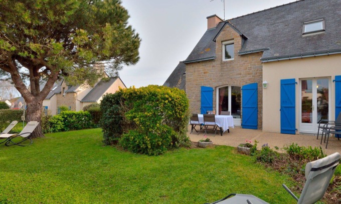 Saint-Gildas-de-Rhuys House | Stunning villa for 4 people with WIFI, TV, terrace, pets allowed and parking