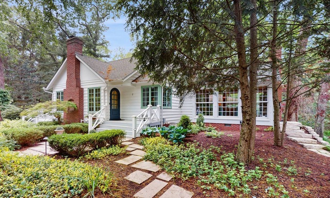 Michiana House | Stunning Harbor County Home w/Hot tub, Large yard, Near Beaches & Town.