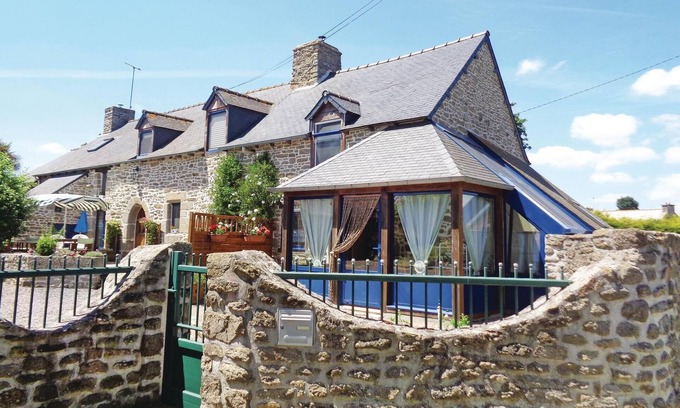 Brehand House | Stunning home in Bréhand with WiFi