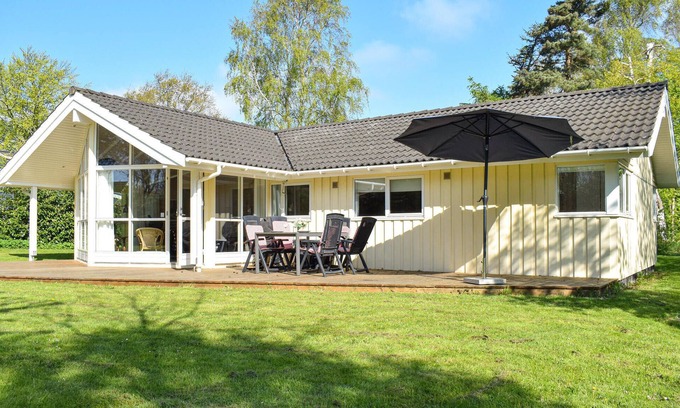 Gilleleje House | Stunning home in Gilleleje with kitchen