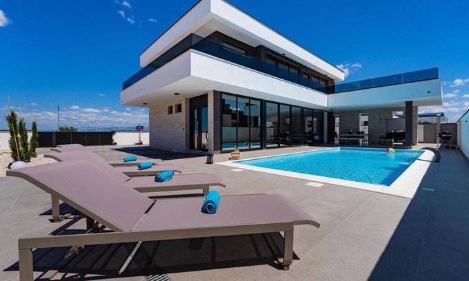 Zemunik Donji House | Stunning home in Zemunik Gornji
