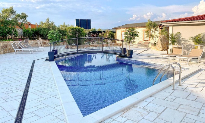 Nerezine House | Stunning home in Nerezine