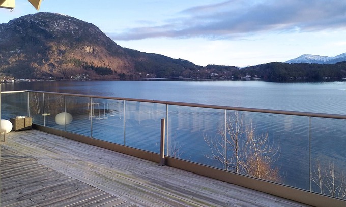 Hardangerfjord House | Stunning home in Omastrand with WiFi