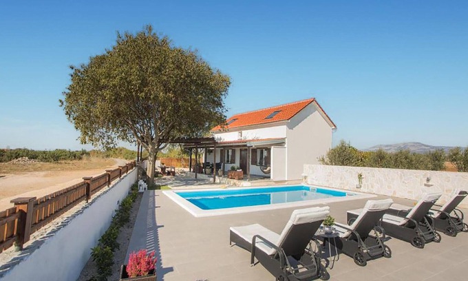 Pokrovnik House | Stunning home in Pokrovnik