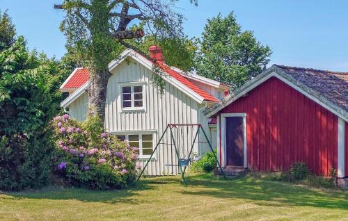 Rorvik House | Stunning Home In Rörvik With Kitchen