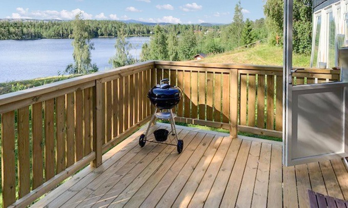 Rorvattnet House | Stunning home in Rötviken with kitchen