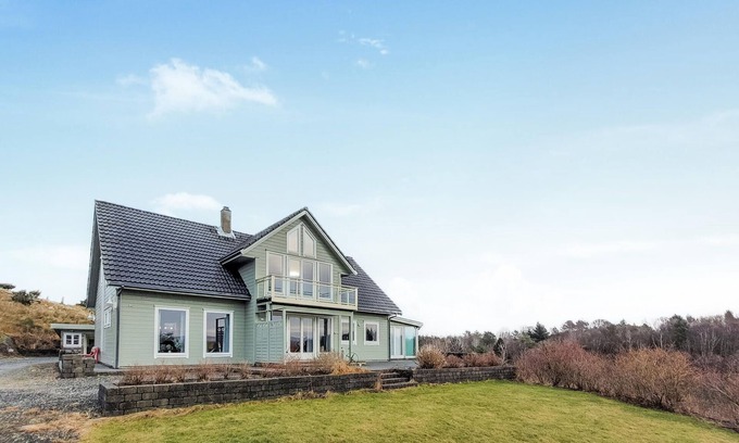 Sveio House | Stunning home in Sveio with WiFi