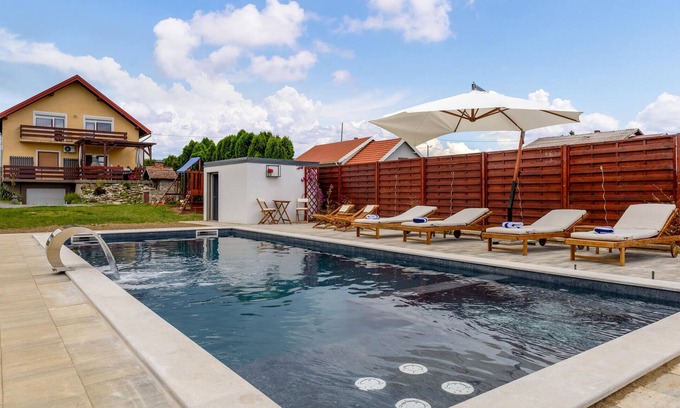 Kaptol House | Stunning home in Velika