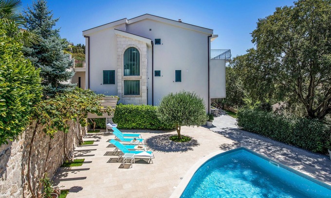 Vrgorac House | Stunning home in Vrgorac with WiFi