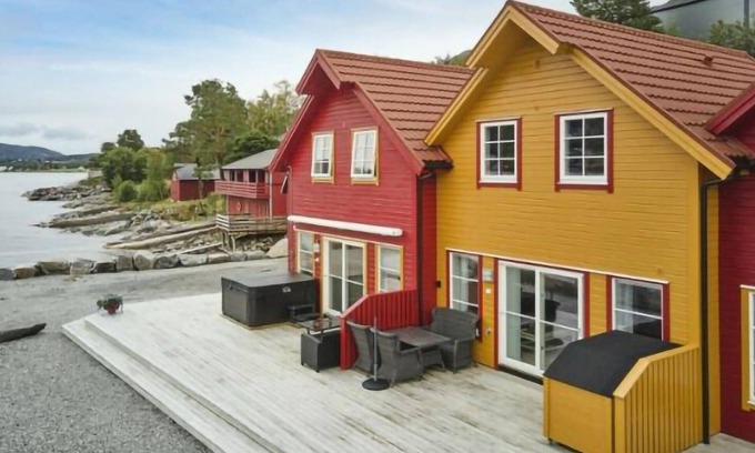 Eidsvag House | Stunning home in Eidsvåg i Romsdal