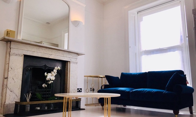 Chelsea Riverside Apartment | Stunning Kings Road, Chelsea, period property