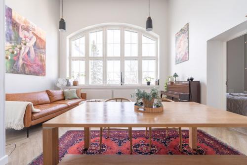 Kuopio Apartment | Stunning Loft with Water View & Free Garage Parking