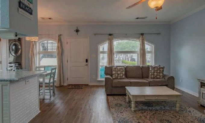 Long Beach Condo | Stunning Long Beach Condo With Ocean View!