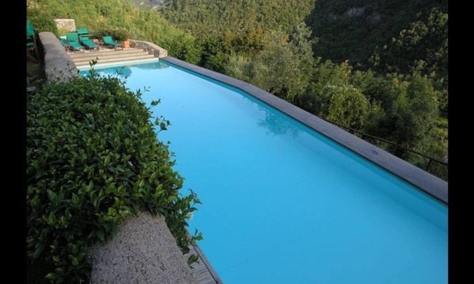 Colletta House | Stunning medieval setting surrounded by mountains