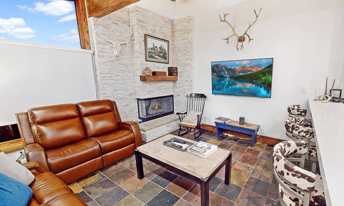 Snowmass Village Condo | Stunning Mountain Views! Pool, Hot Tub, Parking, Elevator & Easy Hiking/Mountain Biking Access