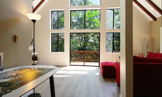 Romney Villa | Stunning mountain retreat w hot tub
