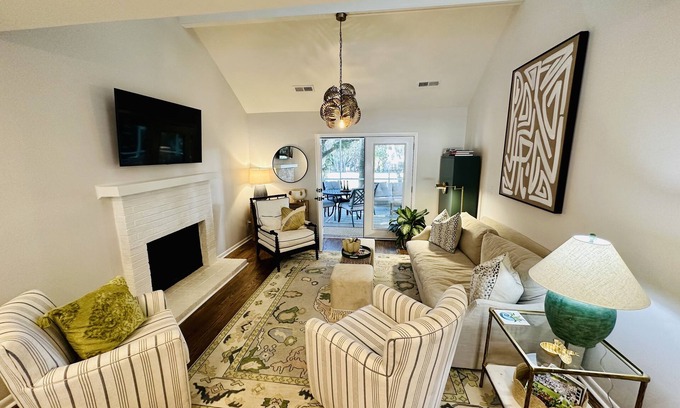 Tarpon Pond House | Stunning Newly Renovated Tarpon Pond Cottage Golf & Marsh Views Seabrook Island