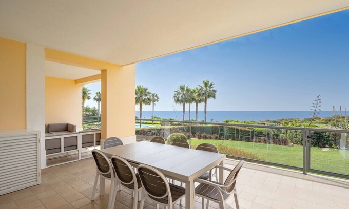Porto de Mos Apartment | Stunning Oceanfront apartment by Porto de Mos Beach (PJ 2E-0A)