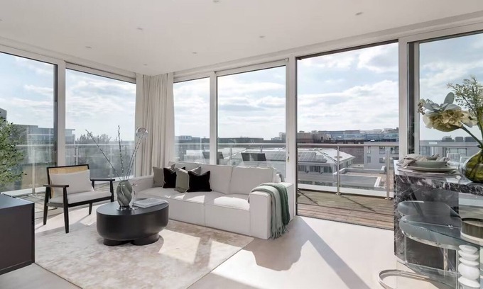 Central Milton Keynes Apartment | Stunning Penthouse | Incredible Views | Central MK