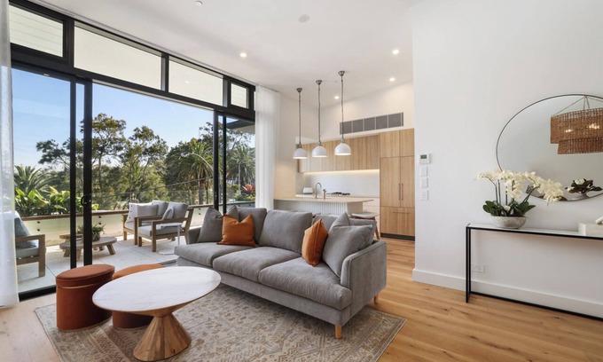 Collaroy Apartment | Stunning Penthouse Opposite Park, Golf Club and Tennis Centre