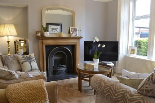 Dumfries House | Stunning Period Townhouse with Garden, Walking Distance to Town