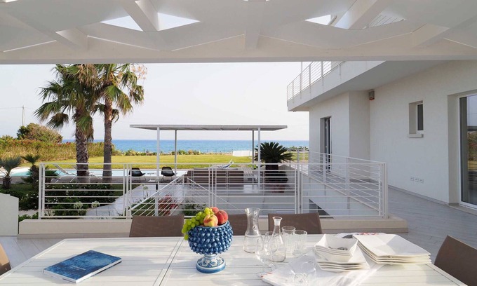 Marina di Modica Villa | Stunning private villa with WIFI, sauna, hot tub, A/C, private pool, TV, patio and panoramic view