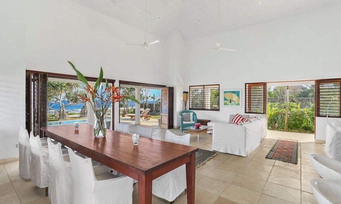 Port Vila House | Stunning private, beachfront accommodation in paradise!