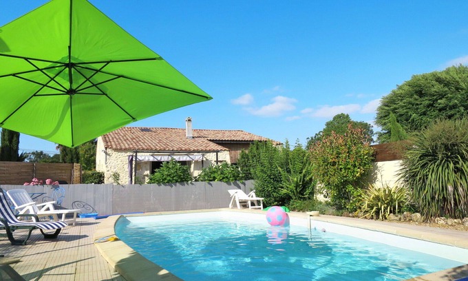 Cissac-Medoc House | Stunning private villa for 5 people with WIFI, pool, TV and terrace