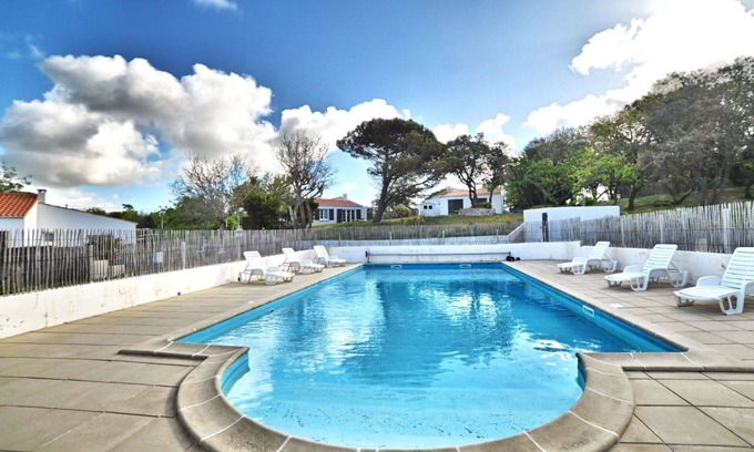 Saint-Pierre-d'Oleron House | Stunning private villa for 6 guests with WIFI, pool and TV