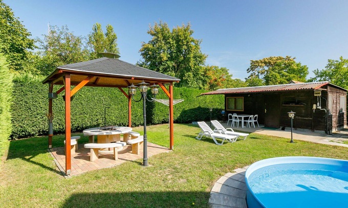 Balatonszarszo House | Stunning private villa for 9 people with private pool, WIFI, TV, terrace and parking