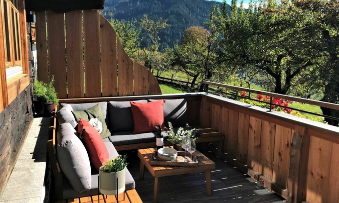 Muhlthal House | Stunning private villa for 2 guests with WIFI, TV and patio