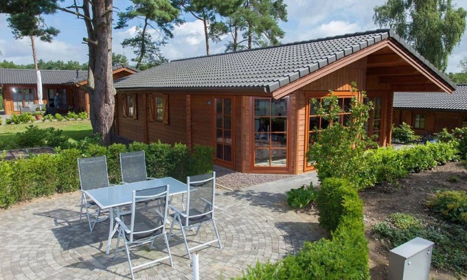 Langeberg House | Stunning private villa for 8 people with WIFI, TV, terrace and parking