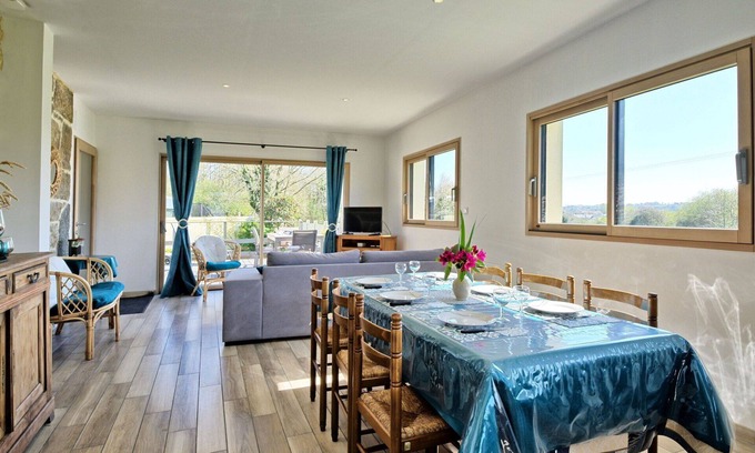 Ploubezre House | Stunning private villa for 6 guests with WIFI, TV and terrace