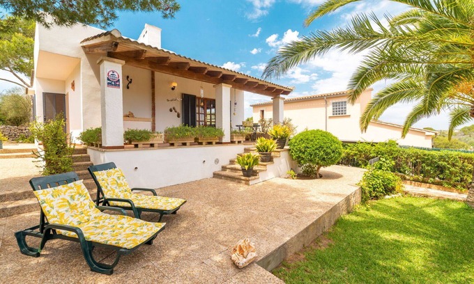 Cala Llombards House | Stunning private villa for 5 guests with A/C, TV and terrace