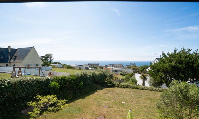 Plouarzel House | Stunning private villa for 10 people with WIFI, TV, terrace and pets allowed