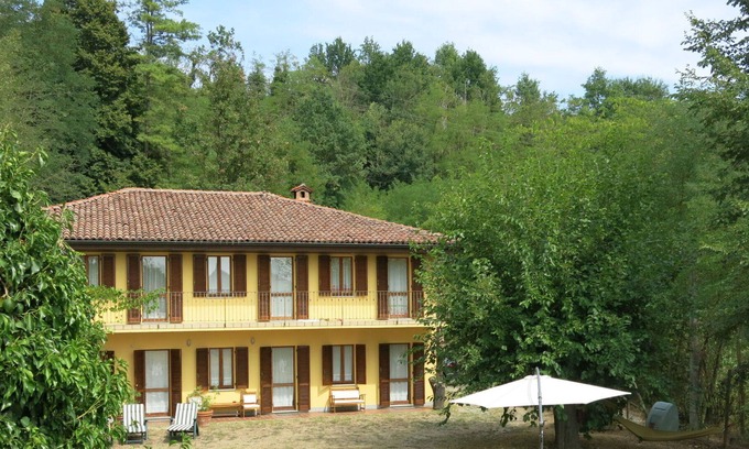 Cortiglione House | Stunning private villa for 6 guests with WIFI, TV, terrace, pets allowed and parking