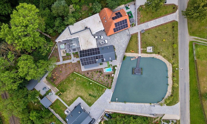 Dolni Laz House | Stunning private villa for 8 people with hot tub, WIFI, TV, terrace, pets allowed and parking