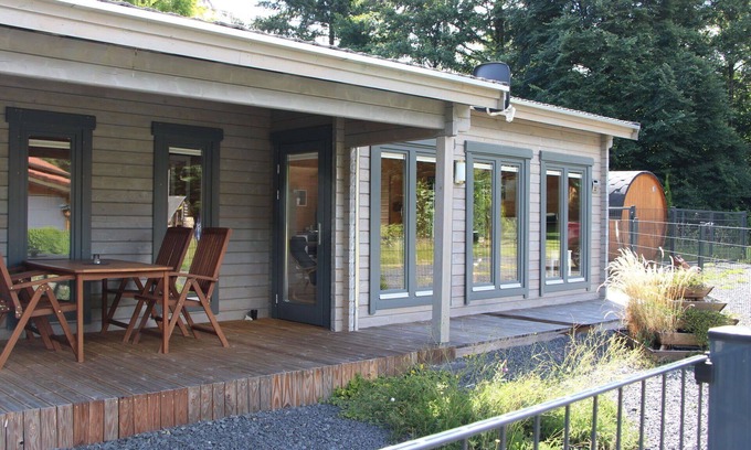 Alpenrod House | Stunning private villa for 4 guests with TV, terrace and parking