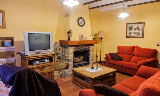Cabanes Villa | Stunning private villa for 8 people with WIFI, TV, terrace and parking