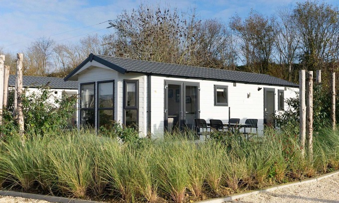 Linden House | Stunning private villa for 4 people with WIFI, TV, terrace and parking