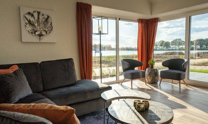 Linden House | Stunning private villa for 6 people with WIFI, TV, terrace and parking