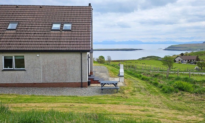 Digg House | Stunning private villa for 8 guests with WIFI, TV and parking