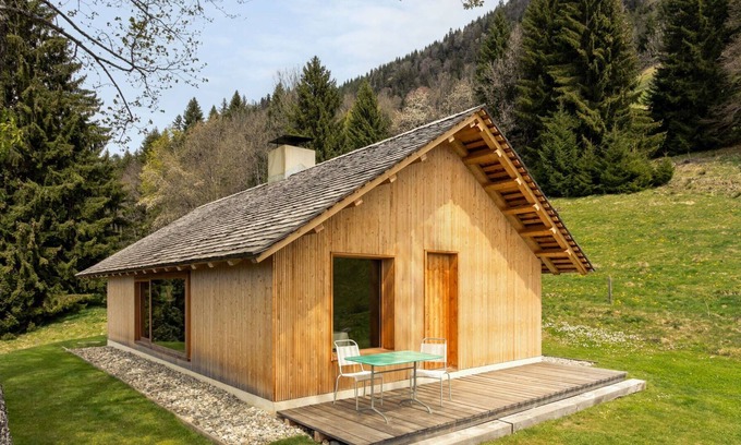 Les Posses-sur-Bex House | Stunning private villa for 4 guests with panoramic view and parking