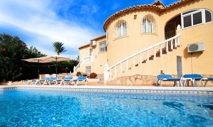 Calpe Villa | Stunning private villa for 6 people with private pool, A/C, WIFI, TV, terrace and parking