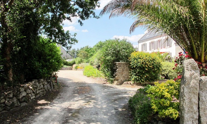 Tregunc Villa | Stunning private villa for 6 people with WIFI, TV and terrace